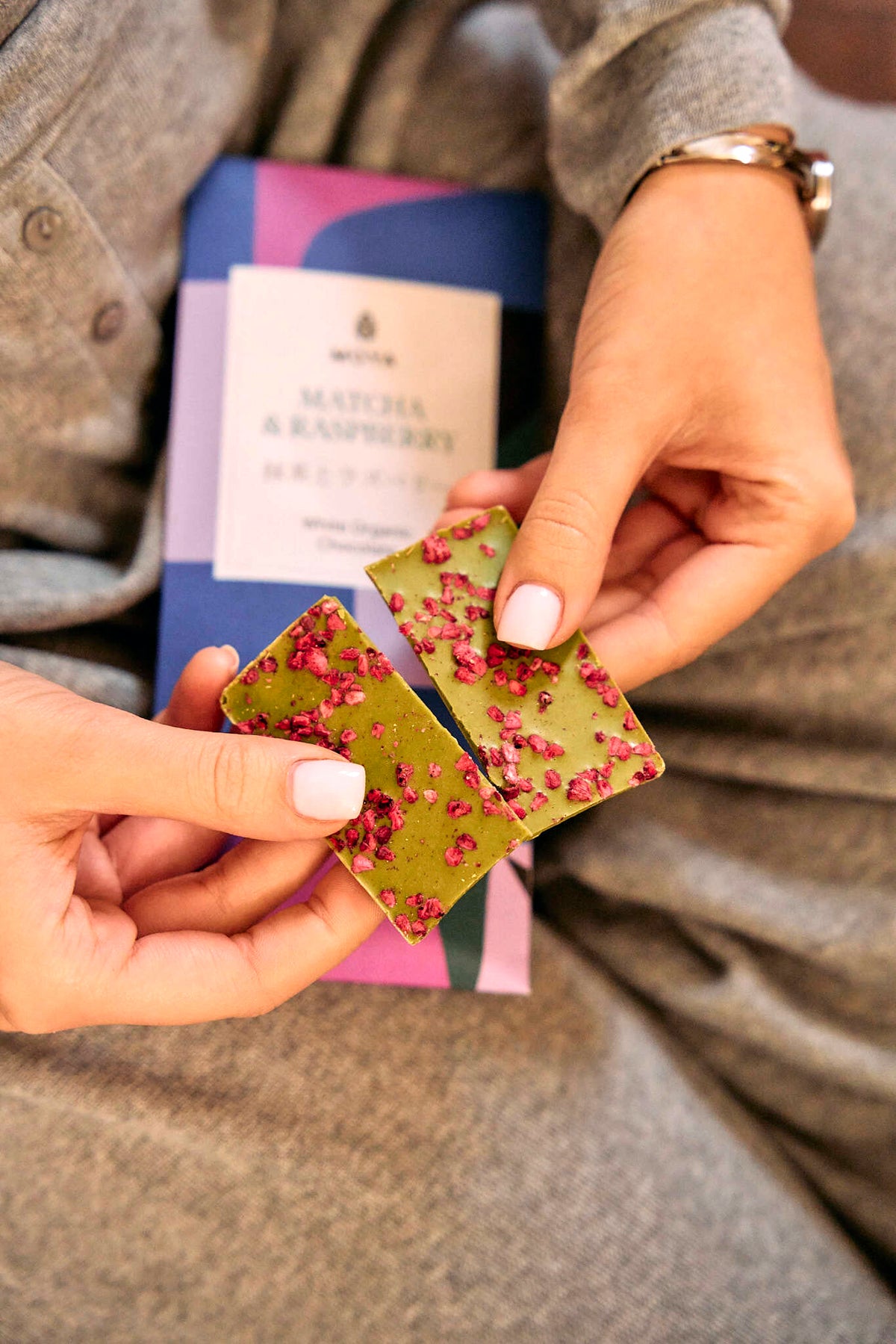 Matcha chocolate Bio with raspberries 80g