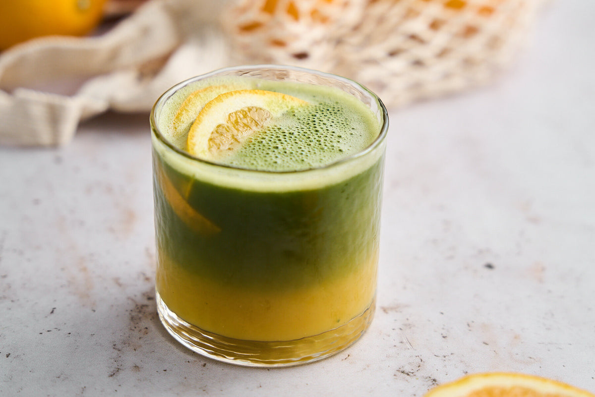 matcha z sokiem pomarańczowym