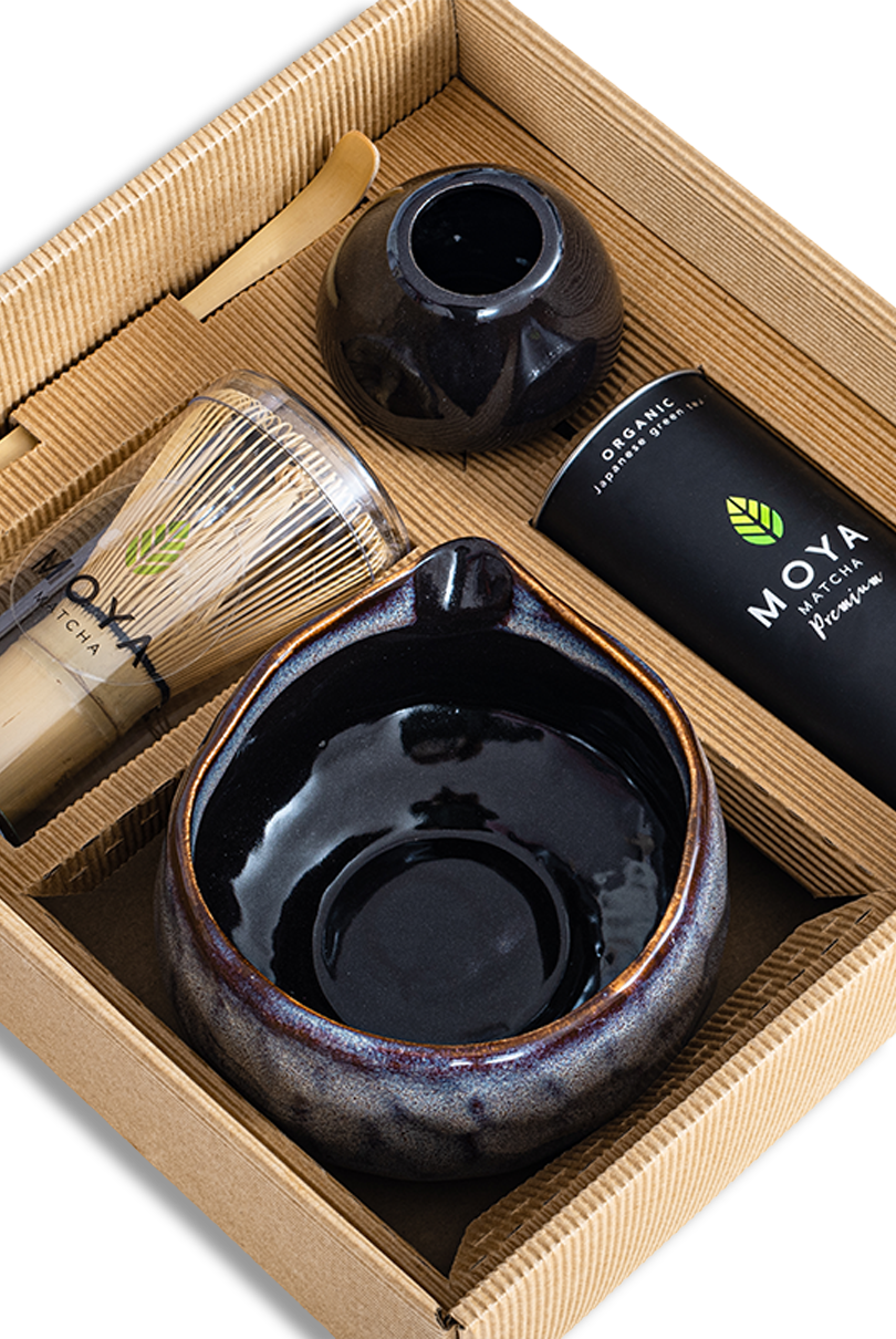 Moya Matcha Ceremonial Set Sumomo with a spout