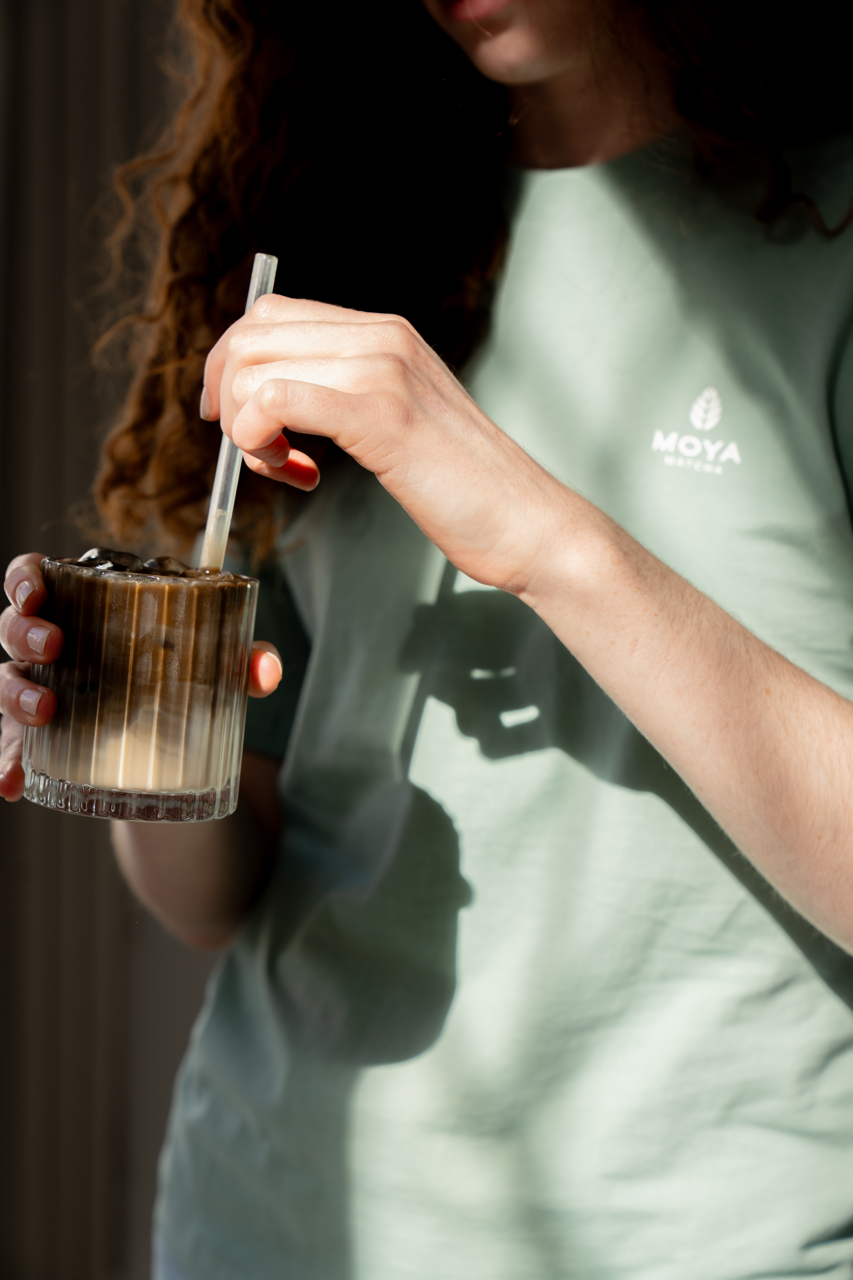 T-shirt bawełniany Moya Matcha Latte